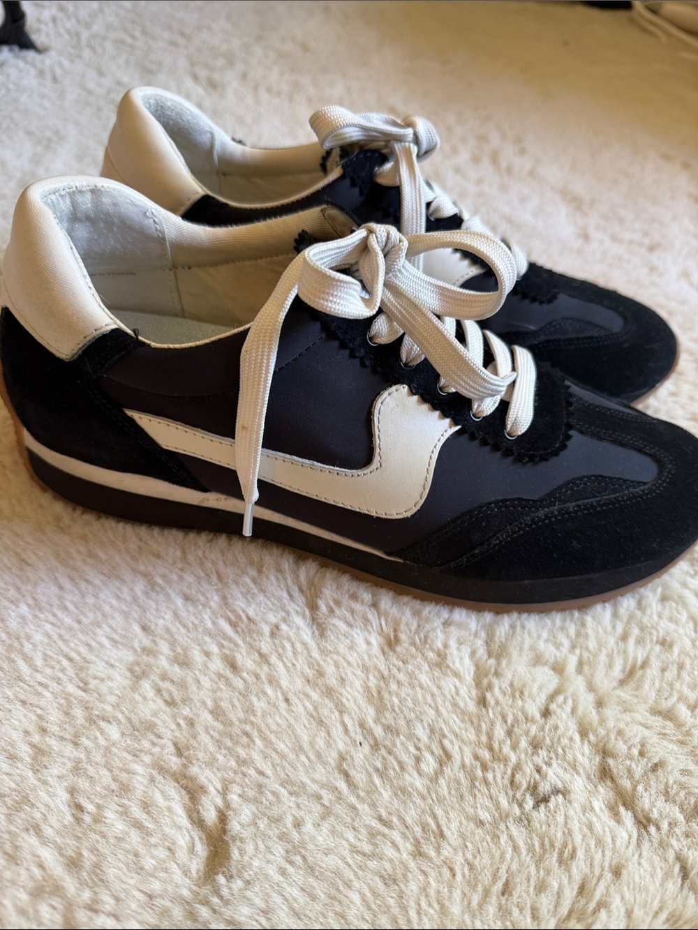 Dolce Vita Sneaker  - Casual Everyday Shoe